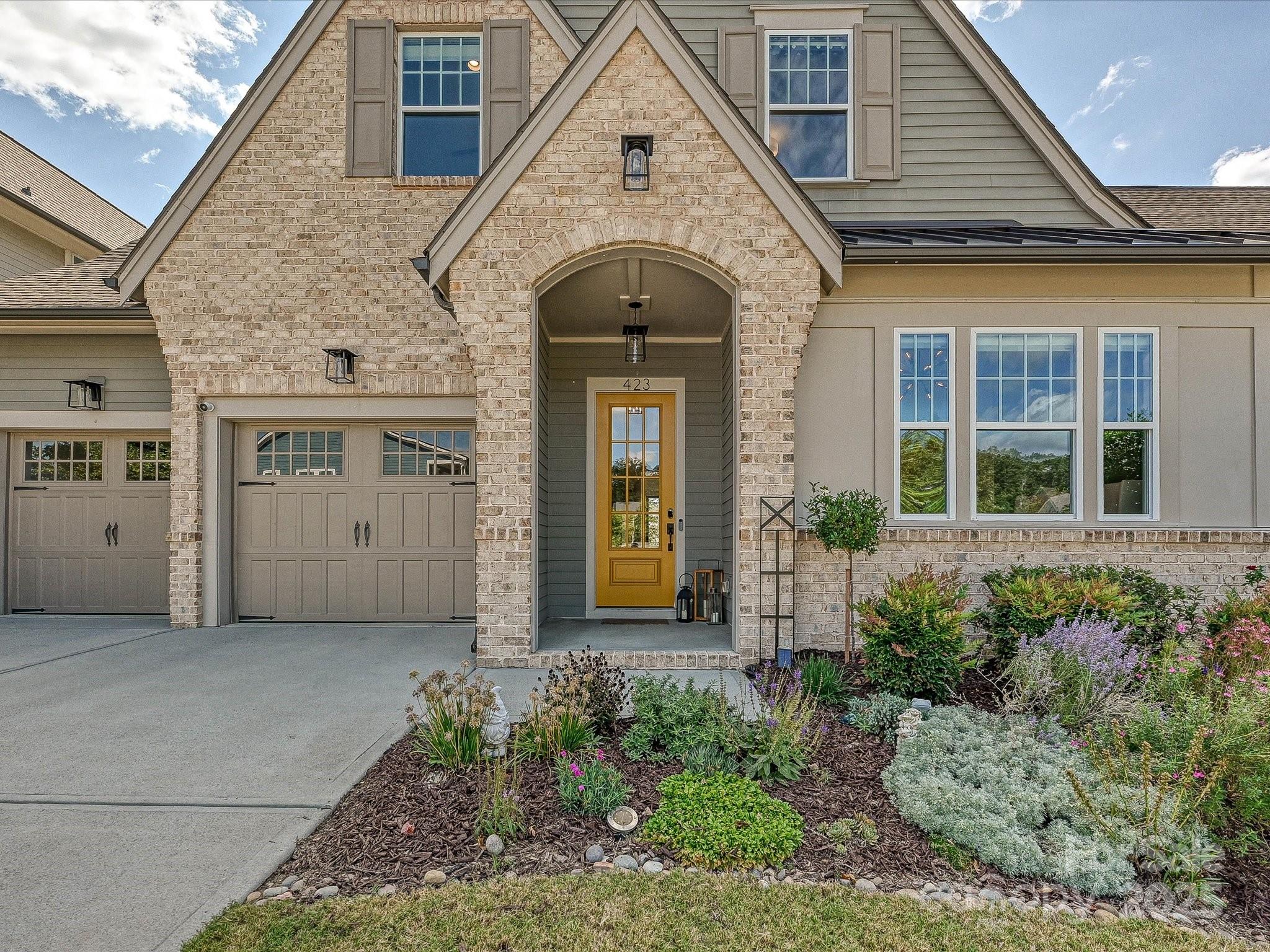 423 Rocking Chair Lane Fort Mill, SC 29708 - Photo 2 of 46 Gallery Image 2