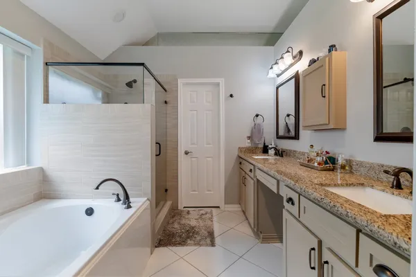 $2,350 | 16115 Charter Rock Drive, Houston, TX 77070
