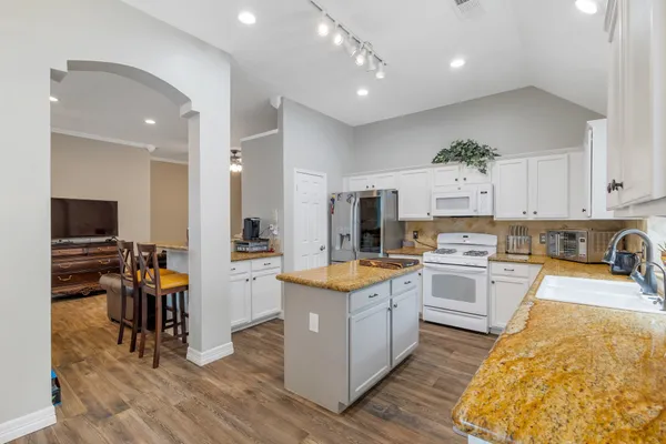 $2,350 | 16115 Charter Rock Drive, Houston, TX 77070