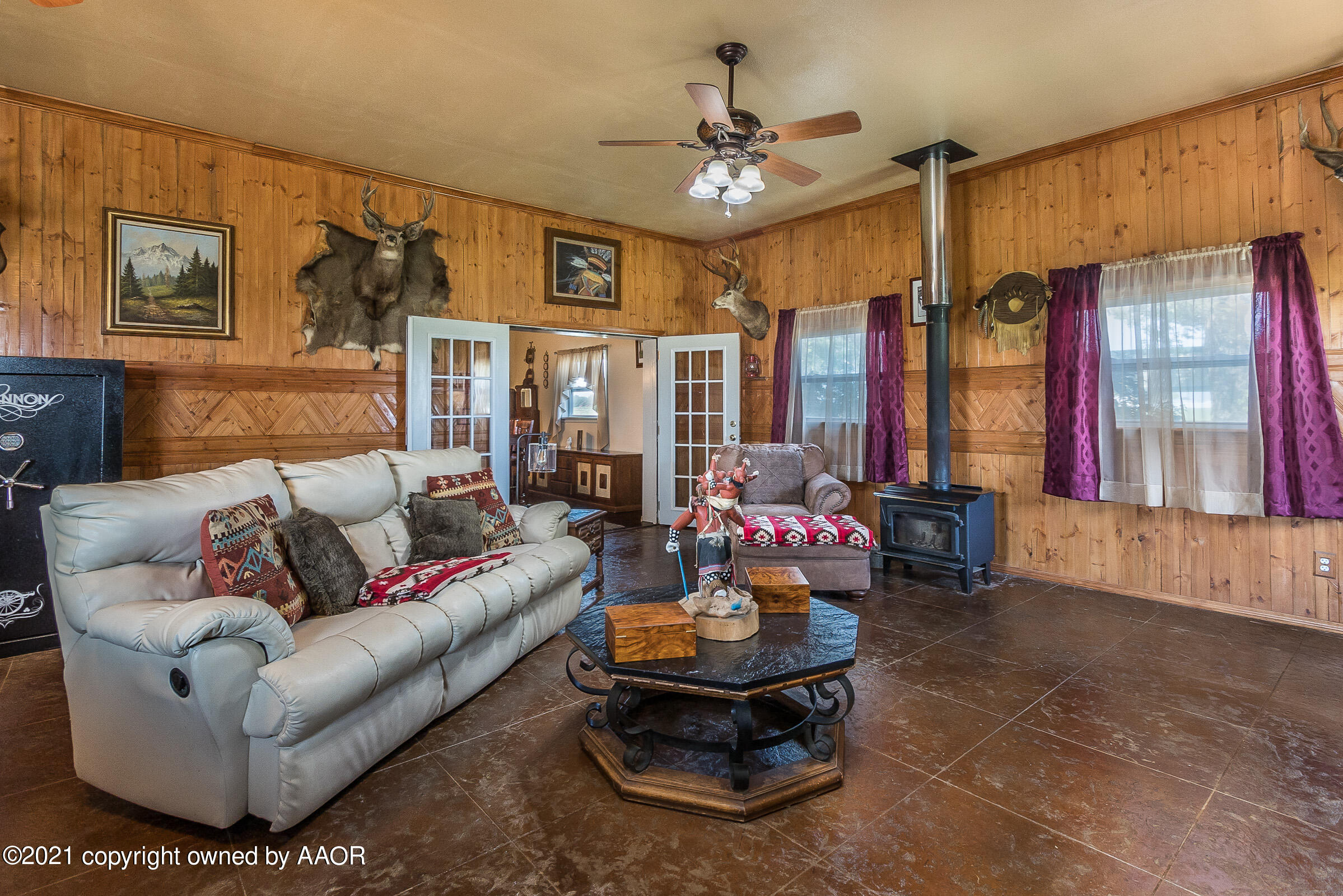 6951 West Cemetery Road Canyon, TX 79015 - Photo 11 of 39 011_Den