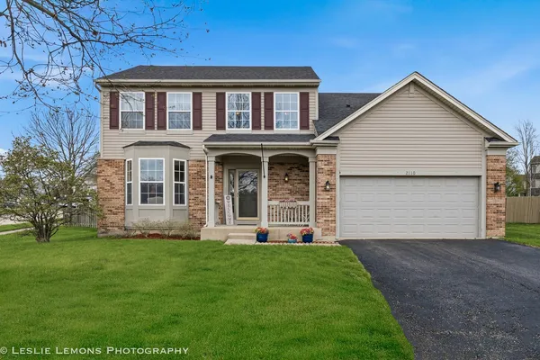 $525,000 | 2110 Summerlin Drive, Aurora, IL 60503