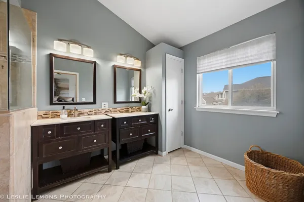 $525,000 | 2110 Summerlin Drive, Aurora, IL 60503