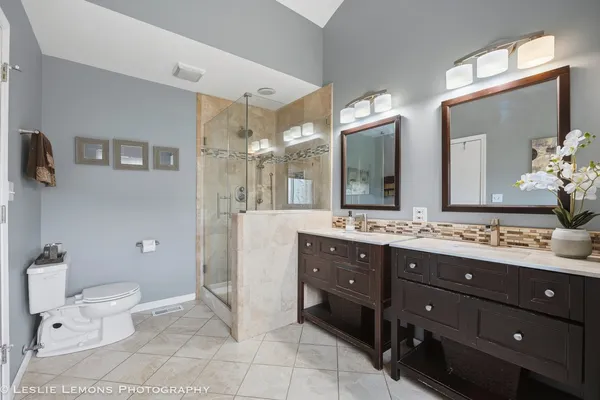 $525,000 | 2110 Summerlin Drive, Aurora, IL 60503