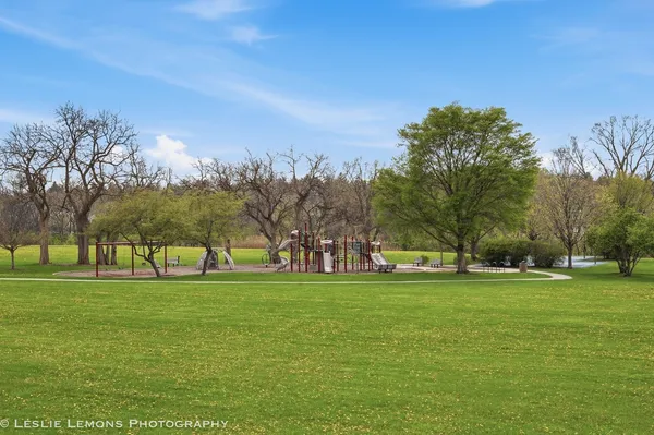 $525,000 | 2110 Summerlin Drive, Aurora, IL 60503