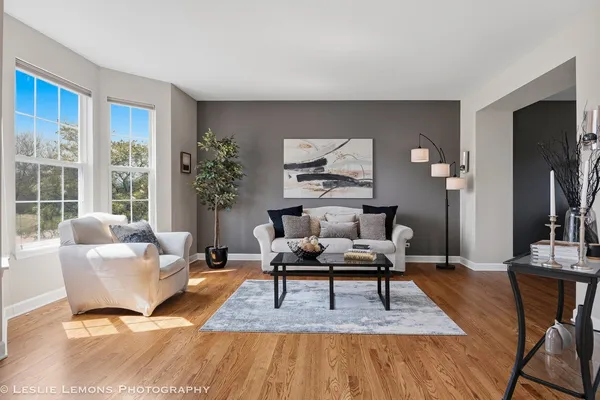 $525,000 | 2110 Summerlin Drive, Aurora, IL 60503