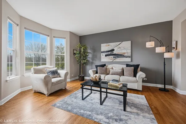 $525,000 | 2110 Summerlin Drive, Aurora, IL 60503