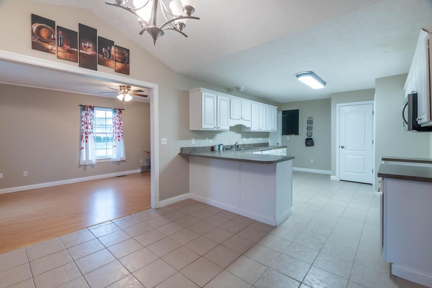 7909 Ct Ridge Fairborn, OH 45324 - Photo 7 of 25 DSC_6447