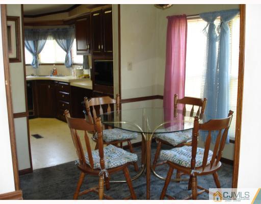 8 Twain Road, Unit 8 North Brunswick, NJ 08902 - Photo 6 of 8 Gallery Image 6