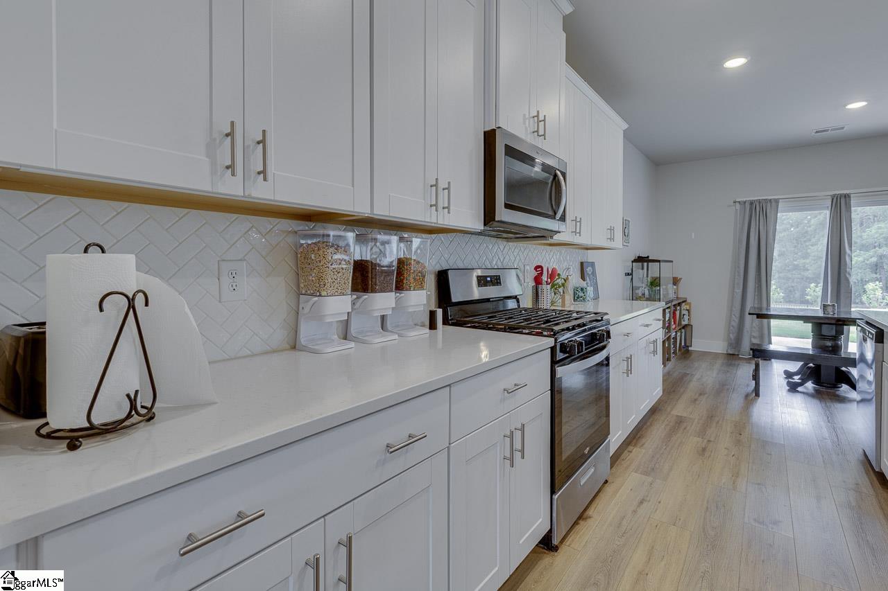 208 Roderick Lane Greenville, SC 29605 - Photo 9 of 50