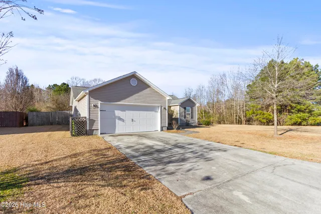 $1,750 | 2842 Weathersby Drive, New Bern, NC 28562