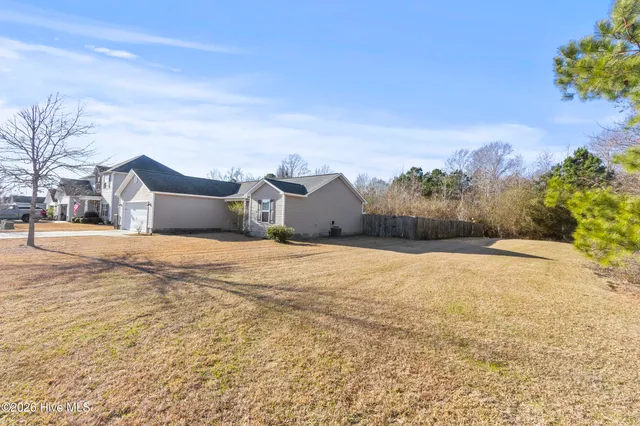 $1,750 | 2842 Weathersby Drive, New Bern, NC 28562