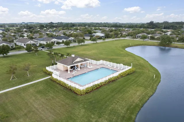 $460,000 | 1465 Bruntsfield Terrace, Vero Beach, FL 32966