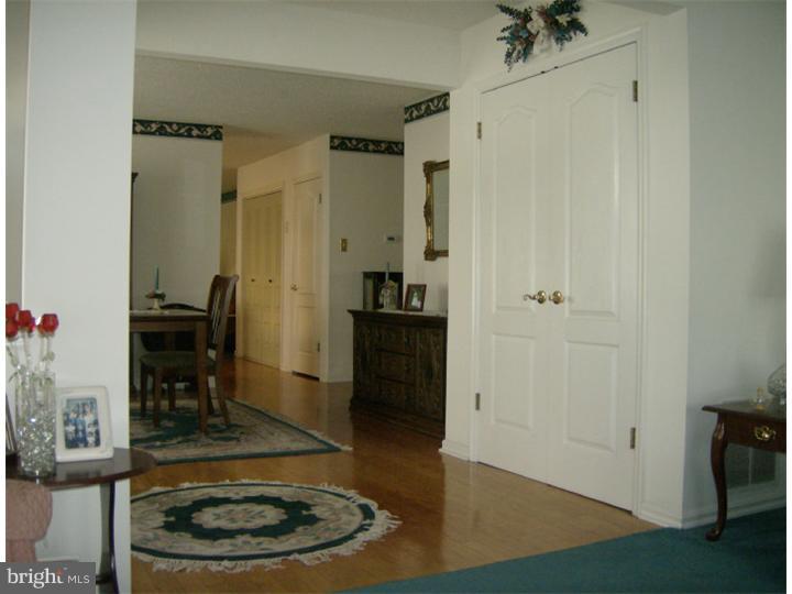 422 Paradise Road Williamstown, NJ 08094 - Photo 12 of 20 Hallway