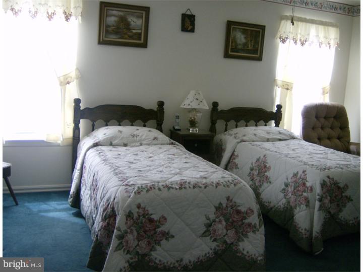 422 Paradise Road Williamstown, NJ 08094 - Photo 14 of 20 Master Bedroom