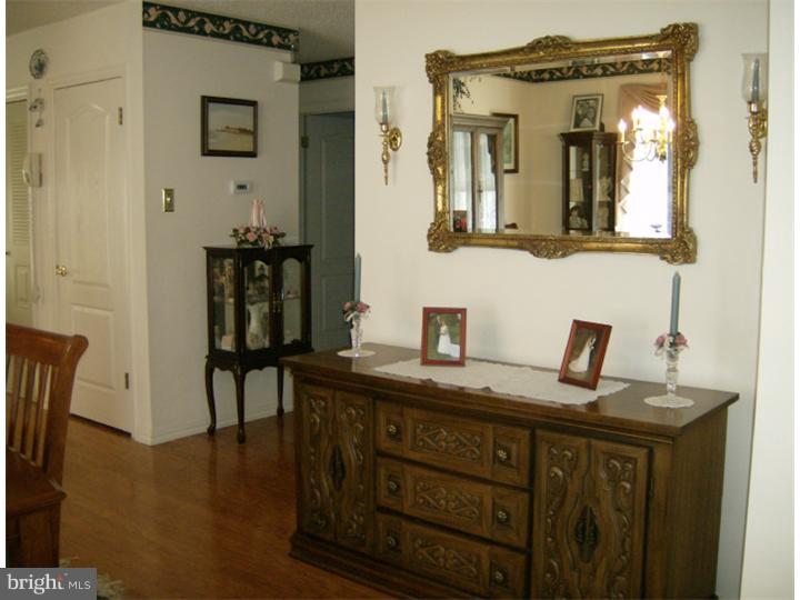 422 Paradise Road Williamstown, NJ 08094 - Photo 6 of 20 Dining Room