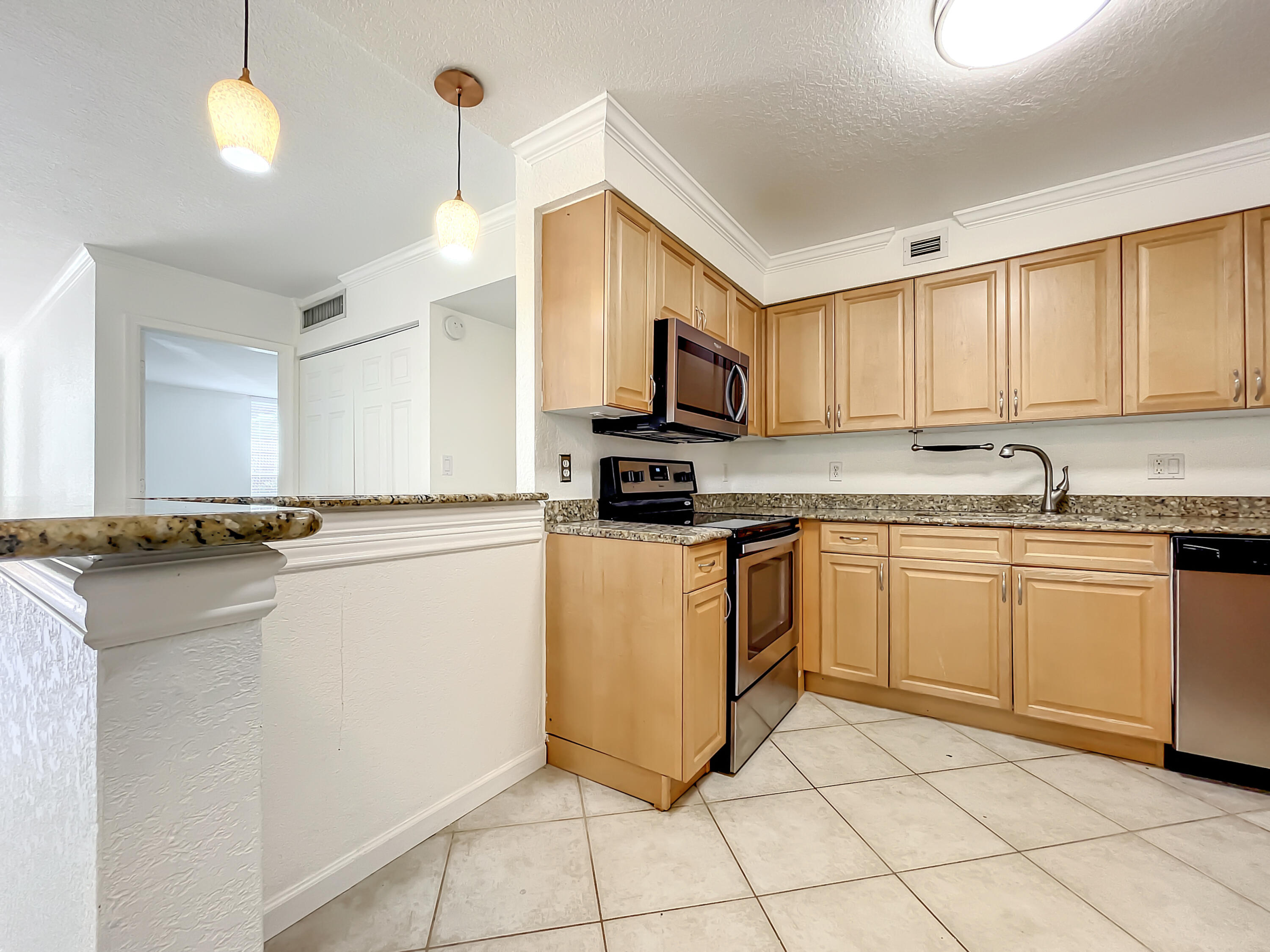 1000 Spanish River Road, Unit 2O Boca Raton, FL 33432 - Photo 11 of 56 1000 Spanish River Road #2O-25