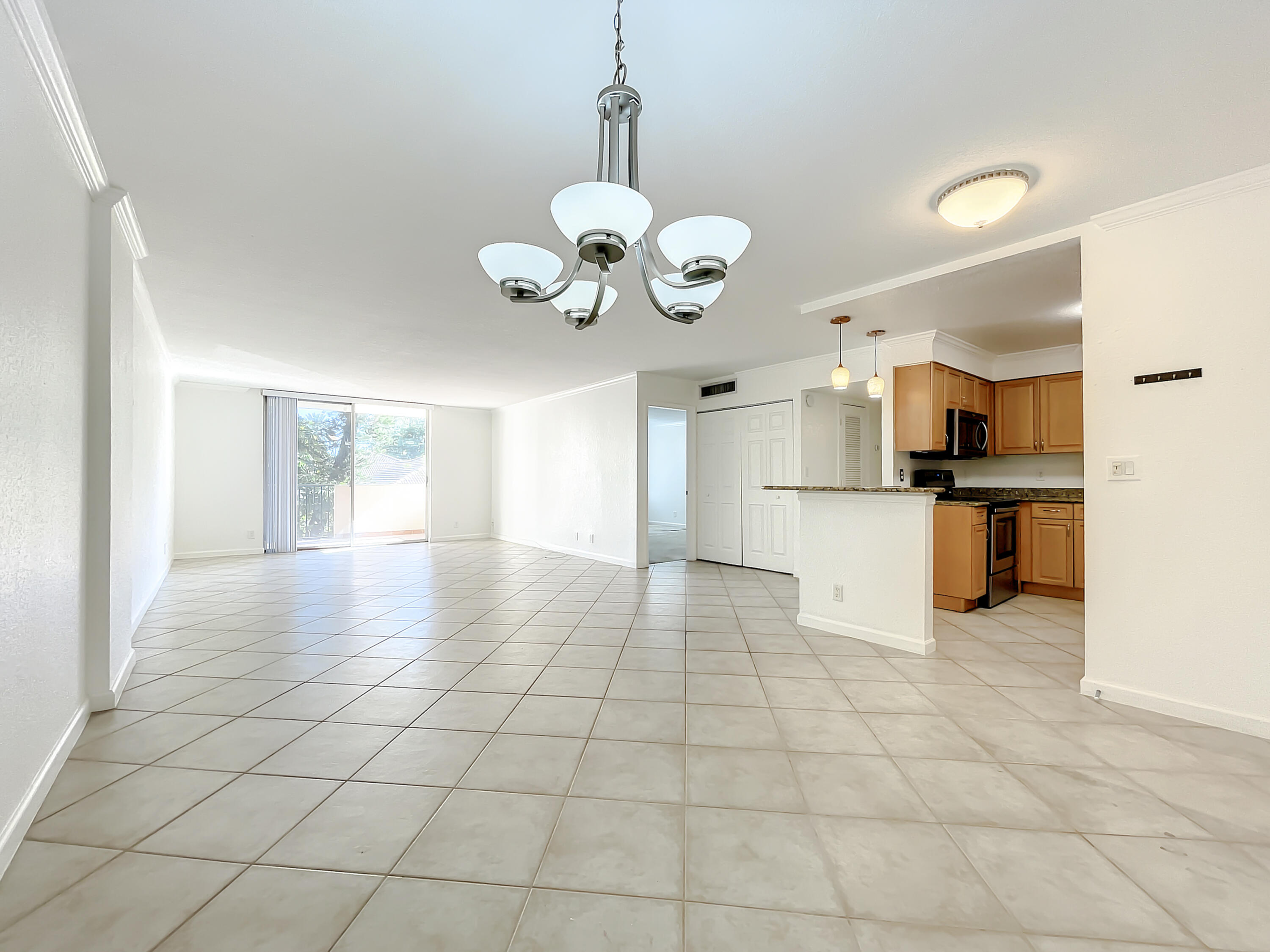 1000 Spanish River Road, Unit 2O Boca Raton, FL 33432 - Photo 5 of 56 1000 Spanish River Road #2O-17