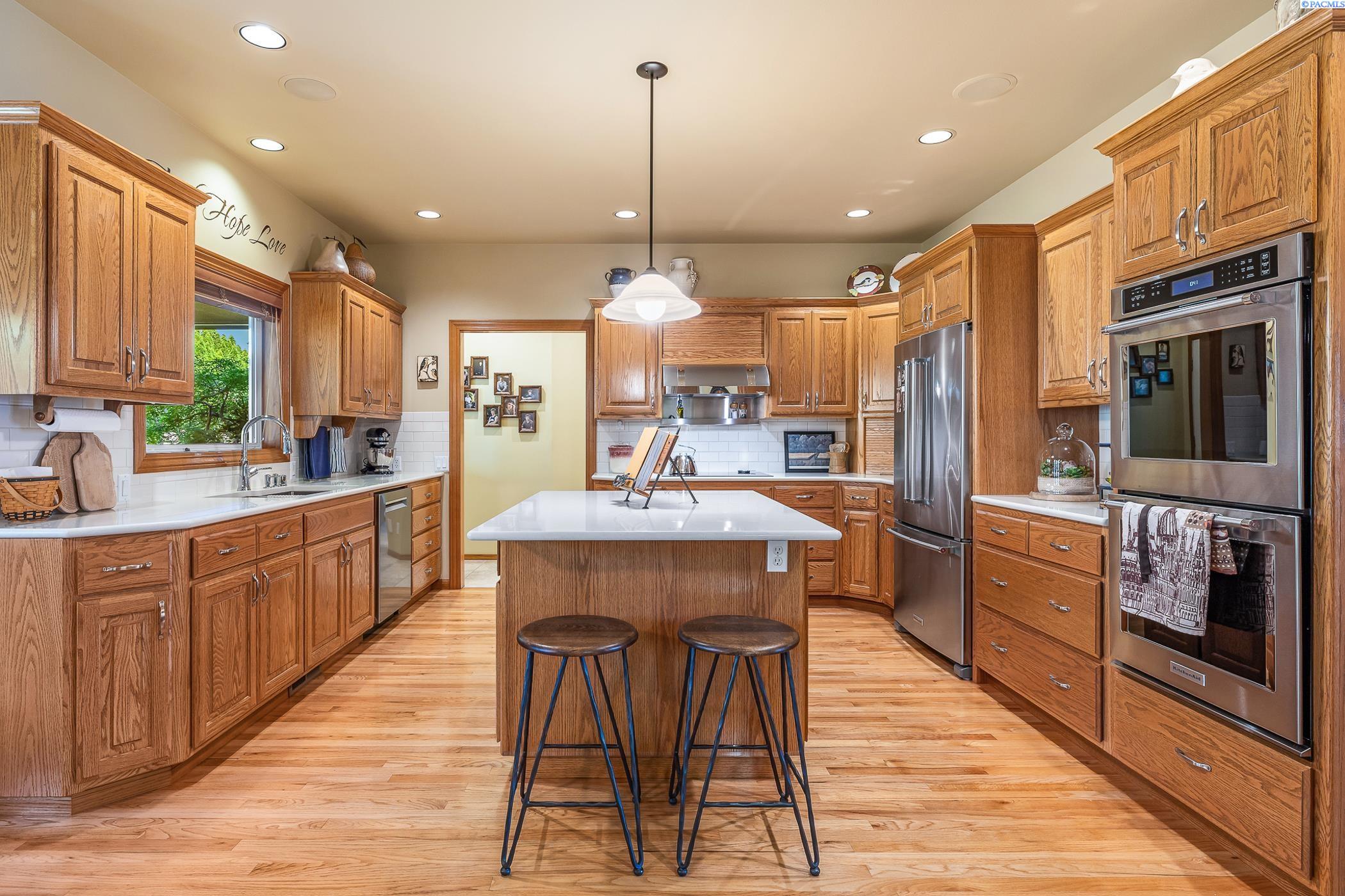 4008 South Morain Loop Kennewick, WA 99337 - Photo 12 of 49 Gallery Image 12
