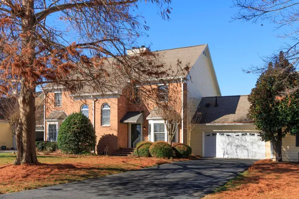 $529,900 | 1006 Southbridge Lane, Chattanooga, TN 37405
