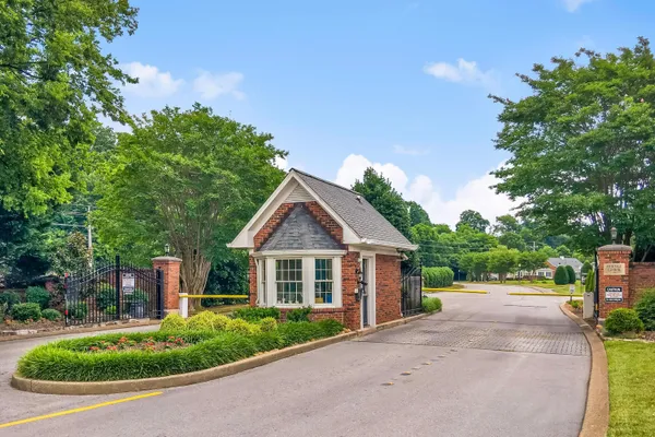 $529,900 | 1006 Southbridge Lane, Chattanooga, TN 37405