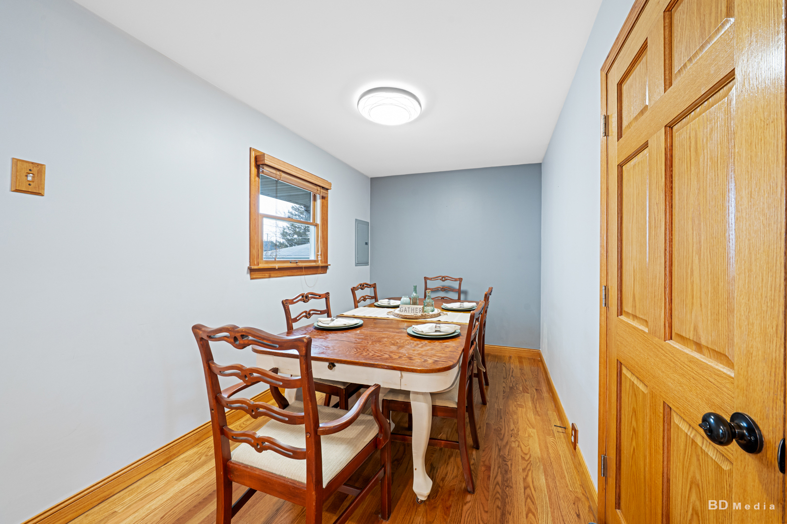 709 Cascade Avenue Romeoville, IL 60446 - Photo 10 of 23 a dining room with furniture and window