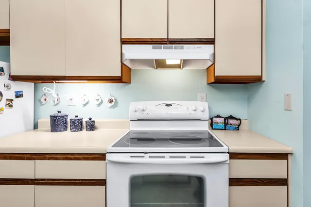 $273,000 | 213 Abbott Farm Lane, Hudson, NH 03051