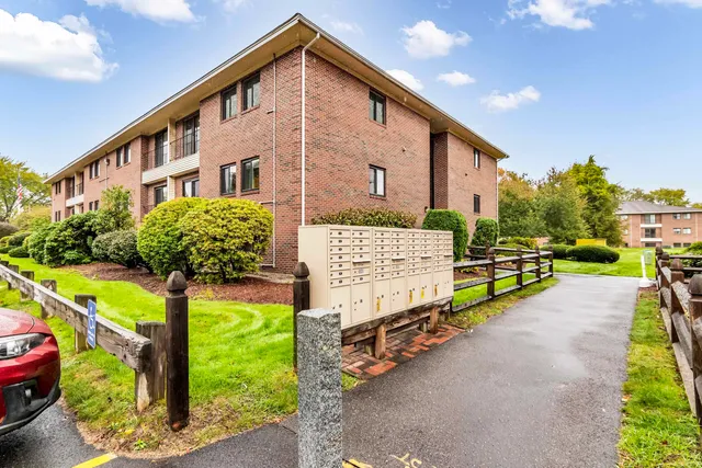 $273,000 | 213 Abbott Farm Lane, Hudson, NH 03051