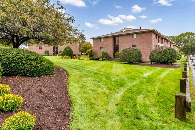 $273,000 | 213 Abbott Farm Lane, Hudson, NH 03051