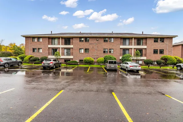 $273,000 | 213 Abbott Farm Lane, Hudson, NH 03051