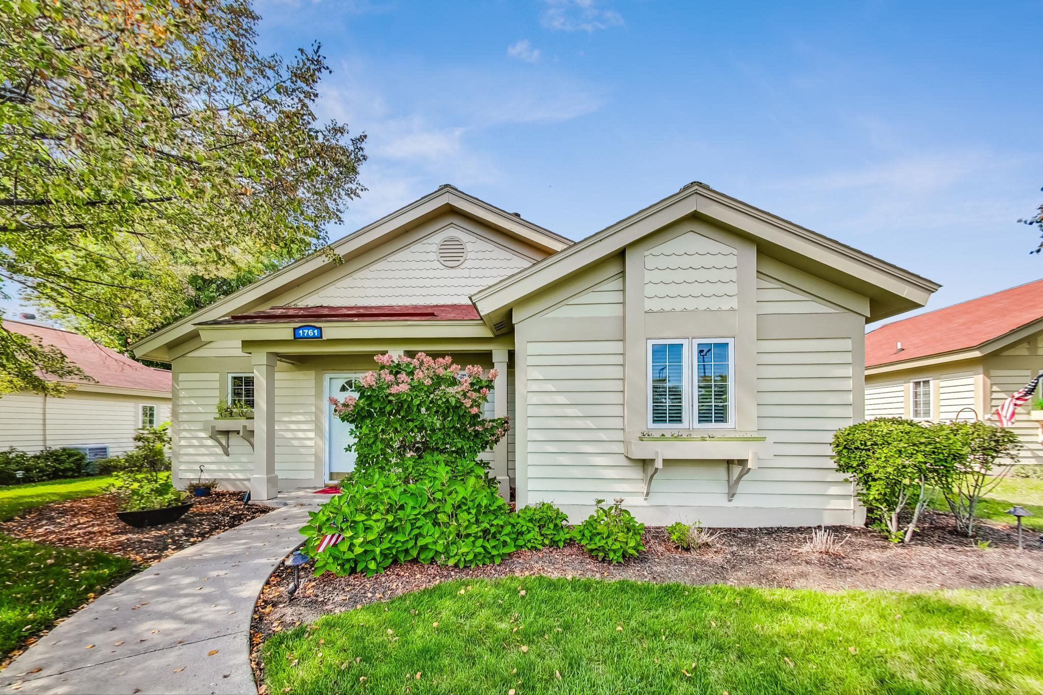 1761 Cottage Drive, Unit 715, Geneva, WI 53147 Compass