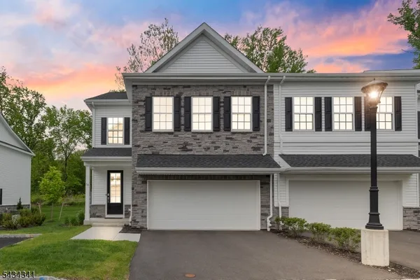$875,000 | 18 Mccluskey Place, Morris Plains, NJ 07950