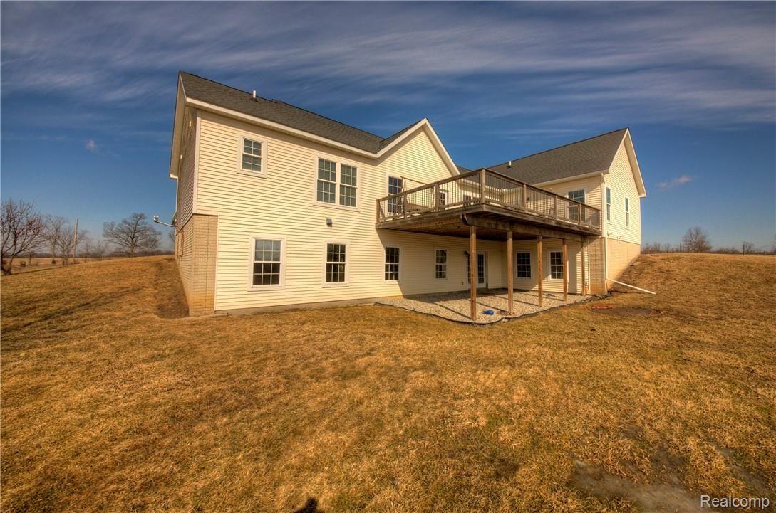 7326 Green Road Fenton, MI 48430 - Photo 2 of 42 930A6457_8_9.jpg