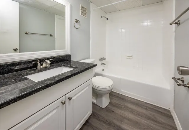 $1,350 | 1860 Phillippi Shores Drive, Unit 7A, Sarasota, FL 34231