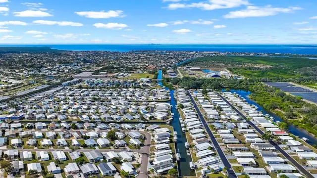 $175,000 | 134 West St Annes Circle, Apollo Beach, FL 33572