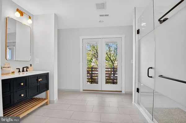 $1,049,900 | 109 North Brookside Drive, Arlington, VA 22201