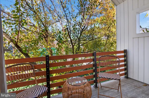 $1,049,900 | 109 North Brookside Drive, Arlington, VA 22201