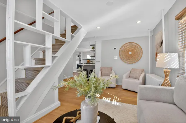 $1,049,900 | 109 North Brookside Drive, Arlington, VA 22201