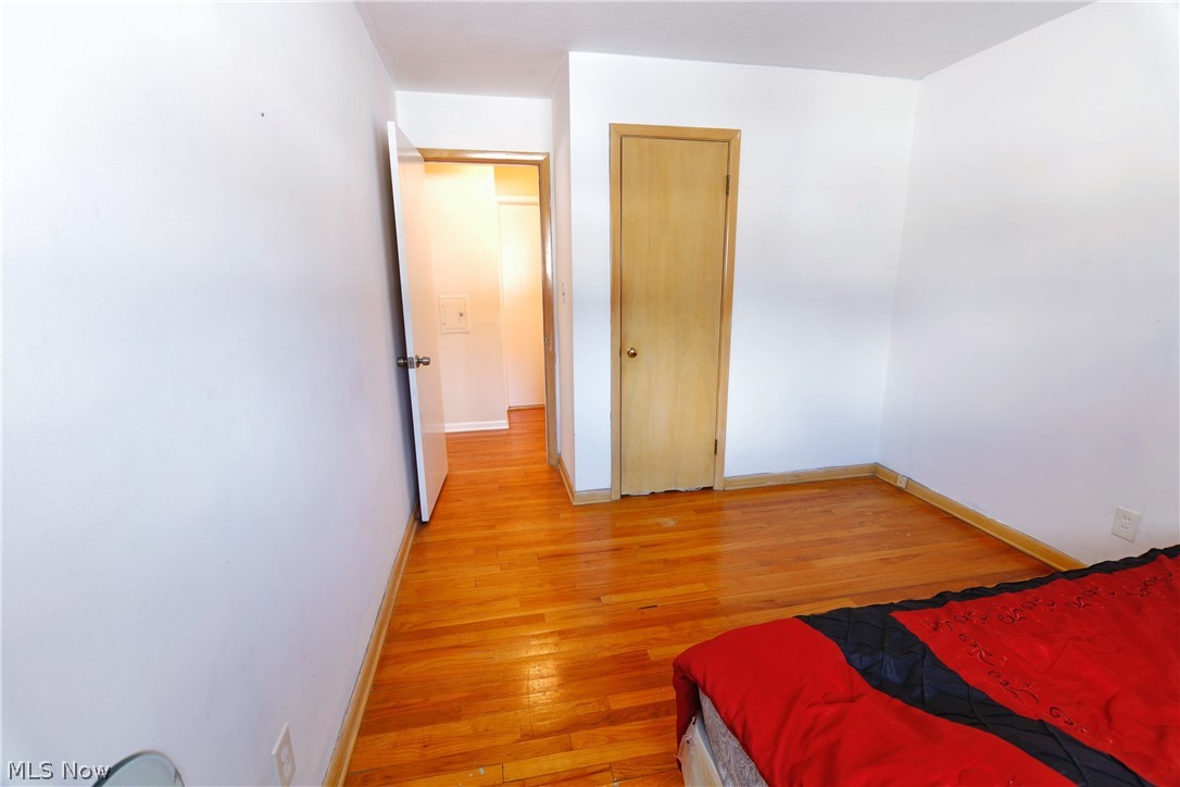 4378 Urban Road Cleveland, OH 44121 - Photo 15 of 24