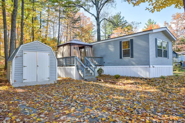 $52,000 | 42 Buckingham Drive, Conway, NH 03860