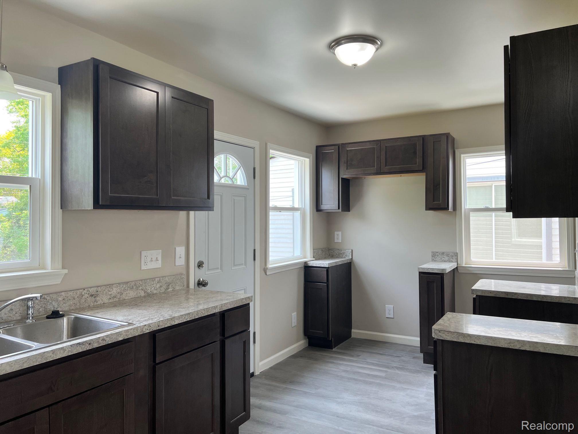 6080 Evergreen Road Detroit, MI 48228 - Photo 4 of 13 Gallery Image 4