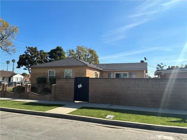 $815,000 | 350 East 69th Way, Long Beach, CA 90805