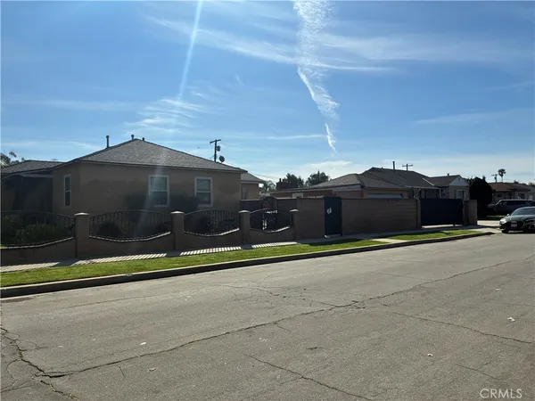 $815,000 | 350 East 69th Way, Long Beach, CA 90805