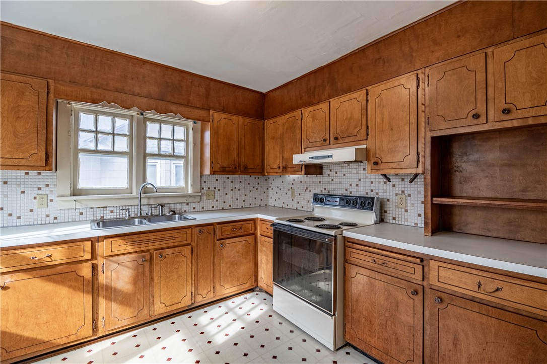 841 West Wood Street Decatur, IL 62522 - Photo 11 of 26 Kitchen