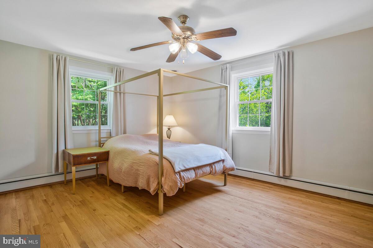 5603 Roland Avenue Baltimore, MD 21210 - Photo 13 of 32 3rd Bedroom