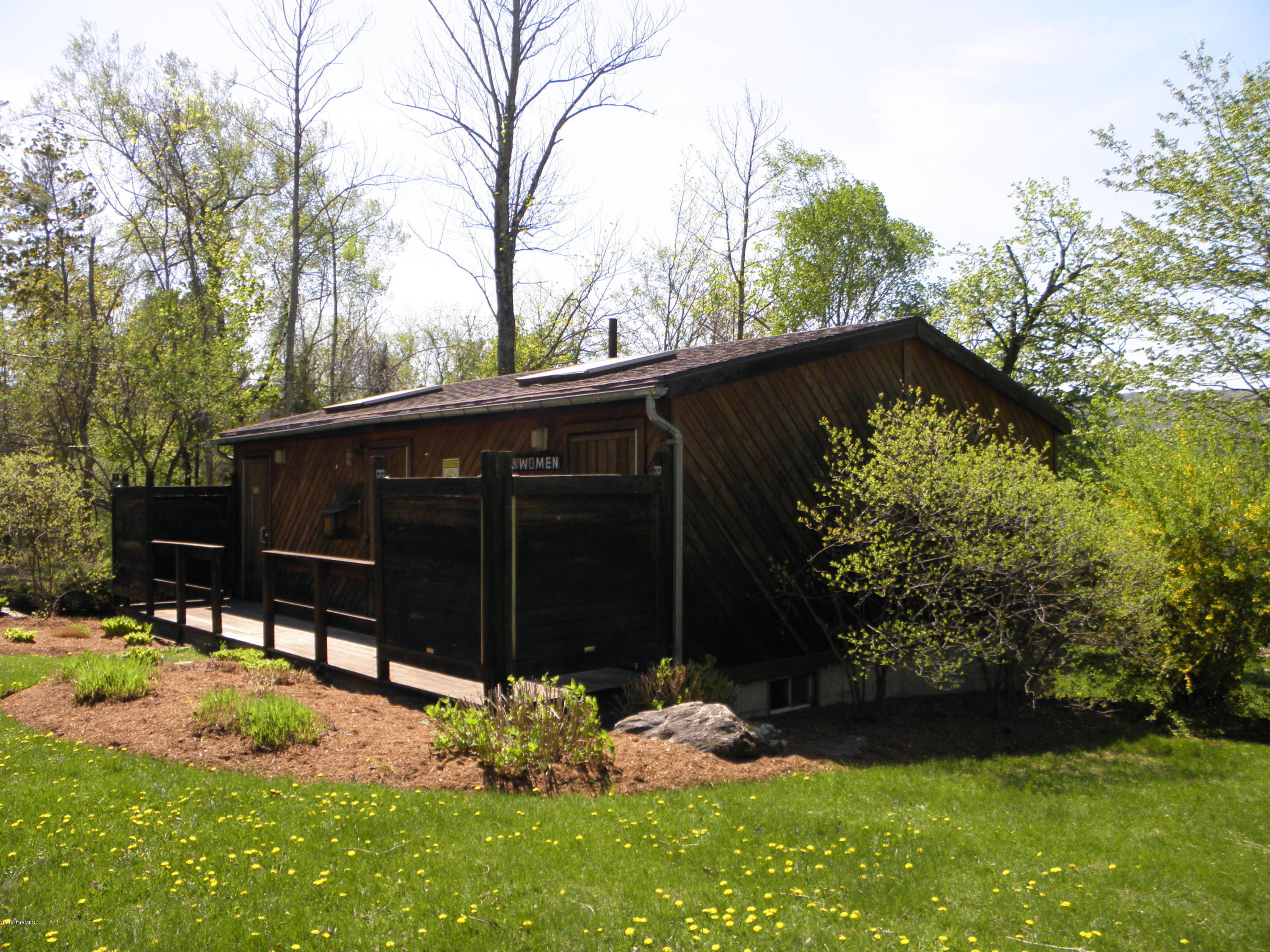 14 Housatonnuck Road Stockbridge, MA 01262 - Photo 22 of 24 changing rooms
