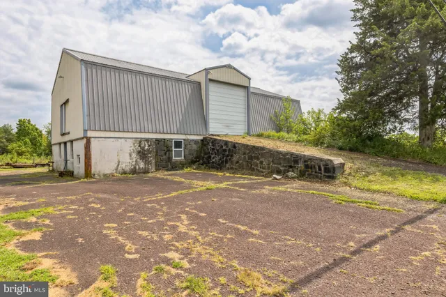 $650,000 | 1466 Schwenksville Road, Schwenksville, PA 19473