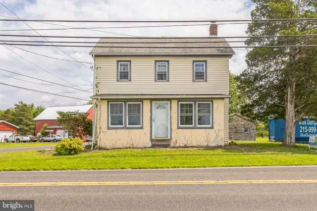 $650,000 | 1466 Schwenksville Road, Schwenksville, PA 19473