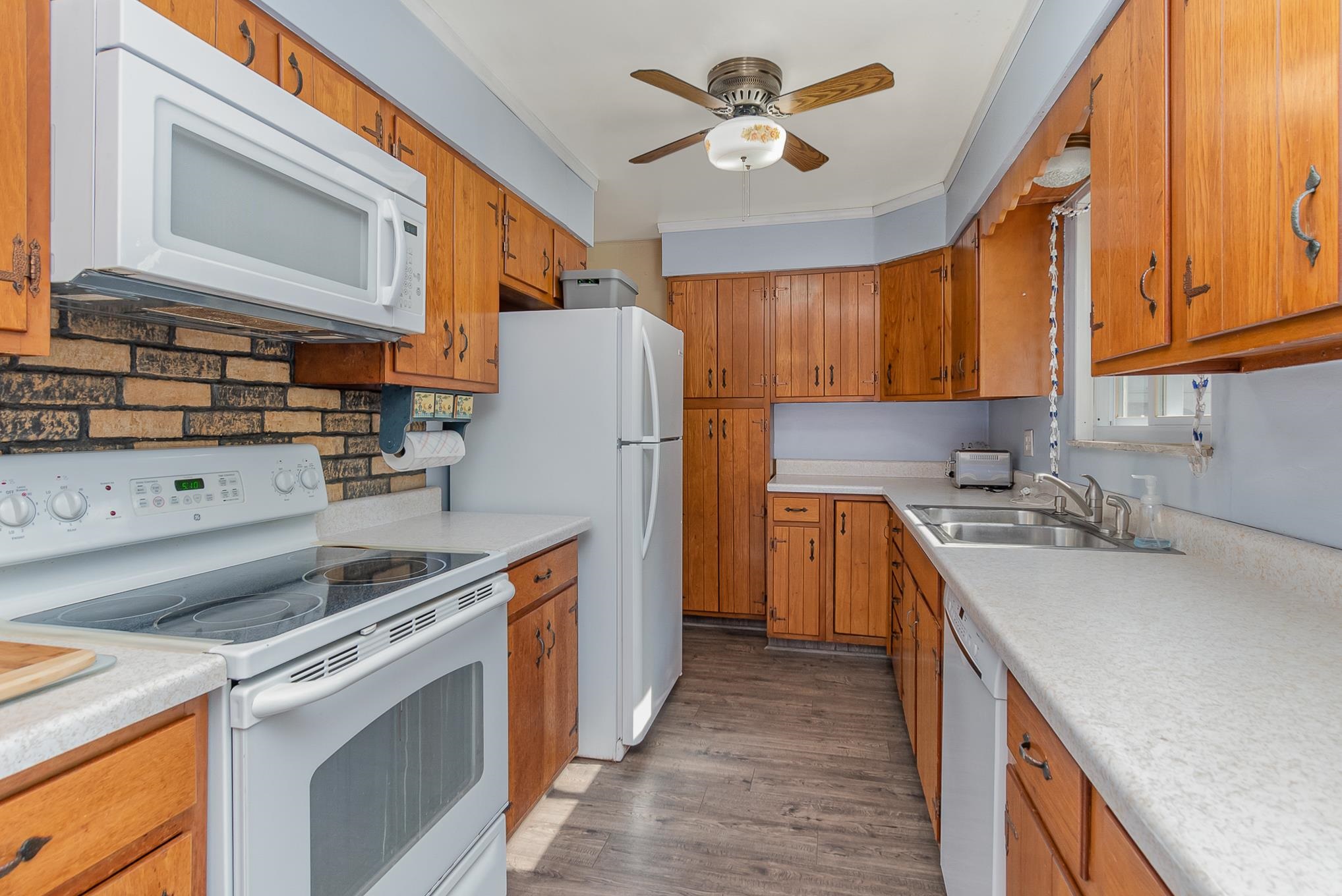 1466 South 8 Mile Road Kawkawlin, MI 48631 - Photo 4 of 24 Gallery Image 4