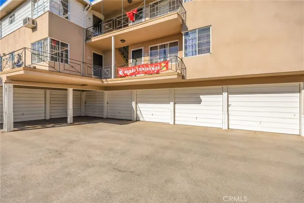 a view of a house with garage