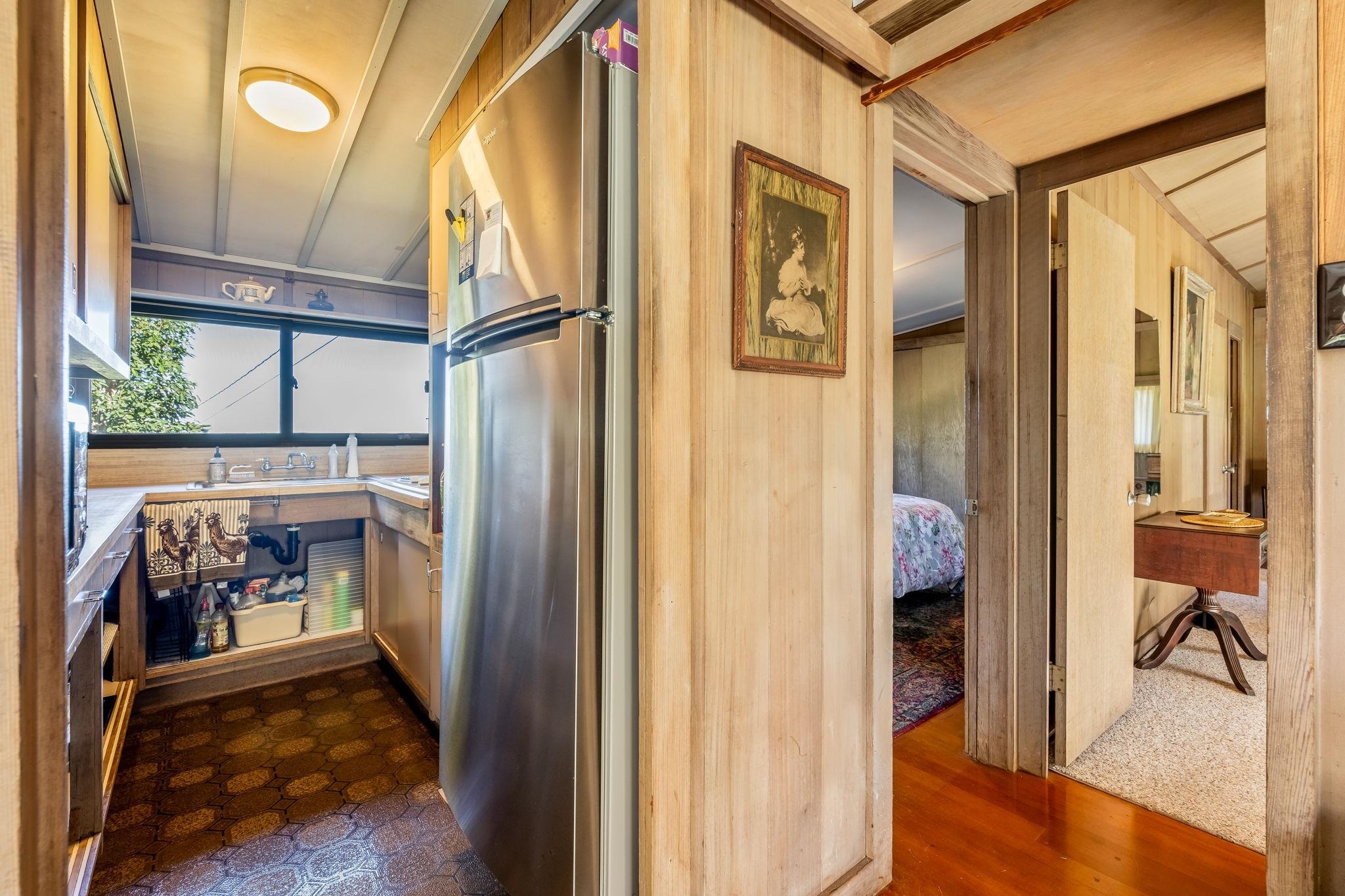 2640 Olinda Road Makawao, HI 96768 - Photo 11 of 49 a view of a hallway with interior of the house